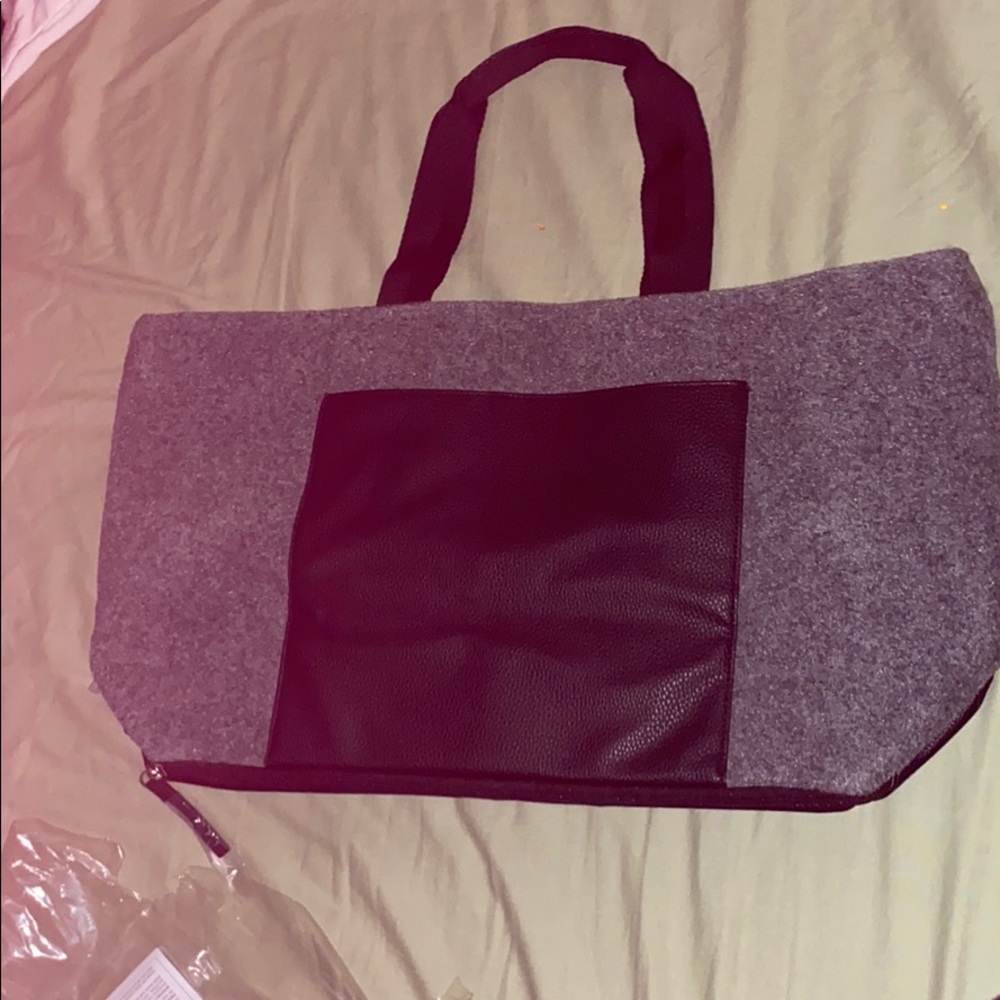 DSW weekend bag with shoe department.